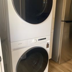 Stackable Gas Washer/Dryer
