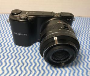 Samsung Digital NX Mirrorless Camera with 20-50mm Lens