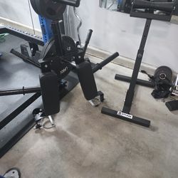 Titan Linebacker Squat 