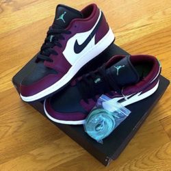 Jordan 1 Low Beetroot Size 4Y/5.5W