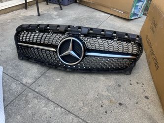 Mercedes-Benz front grill