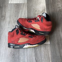 Jordan 5 raging bull size 8.5