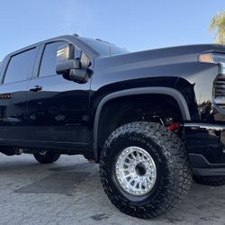 Kmc 445 Beadlock Machine Finish 17x9 8x180 +0 Offset With Toyo R/T Trail 37x12.50R17 Tires 🔥🔥🔥