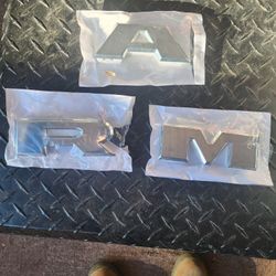 Grilled Emblem Name RAM Crome