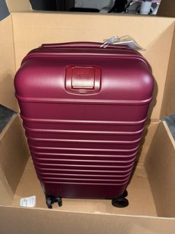 Small carry On Beis Luggage 