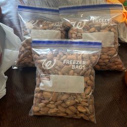 Tres Bolsas Chicas De Almendra Por 20