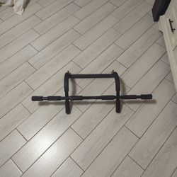 Door Pull Up Bar
