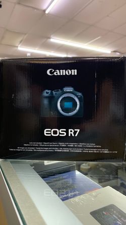 Canon EOS R7 Mirrorless Camera