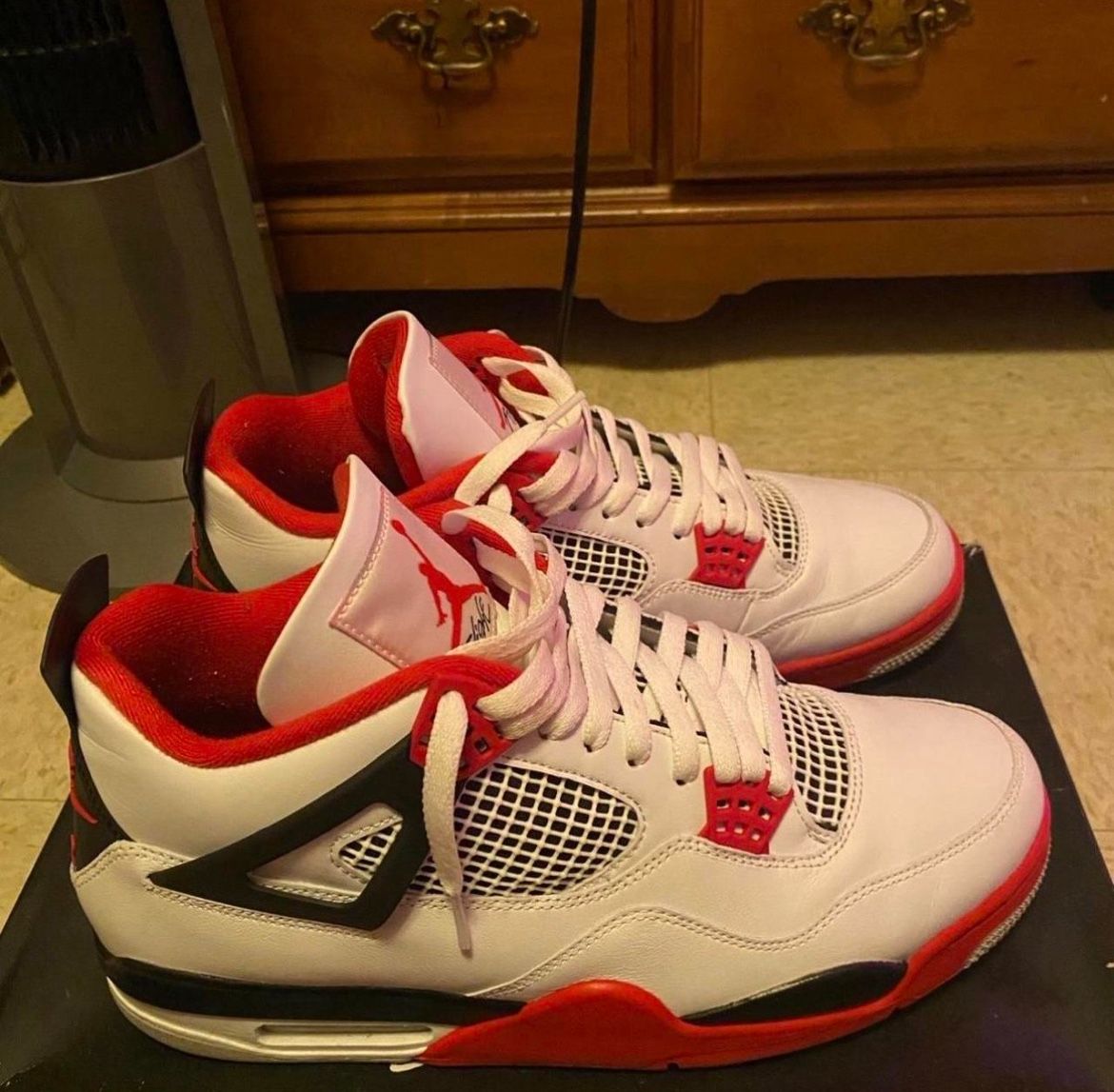Jordan 4 Retro Fire Red