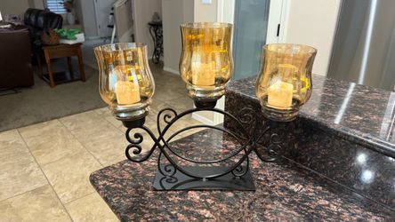 Decorative 3-light candle holder centerpiece