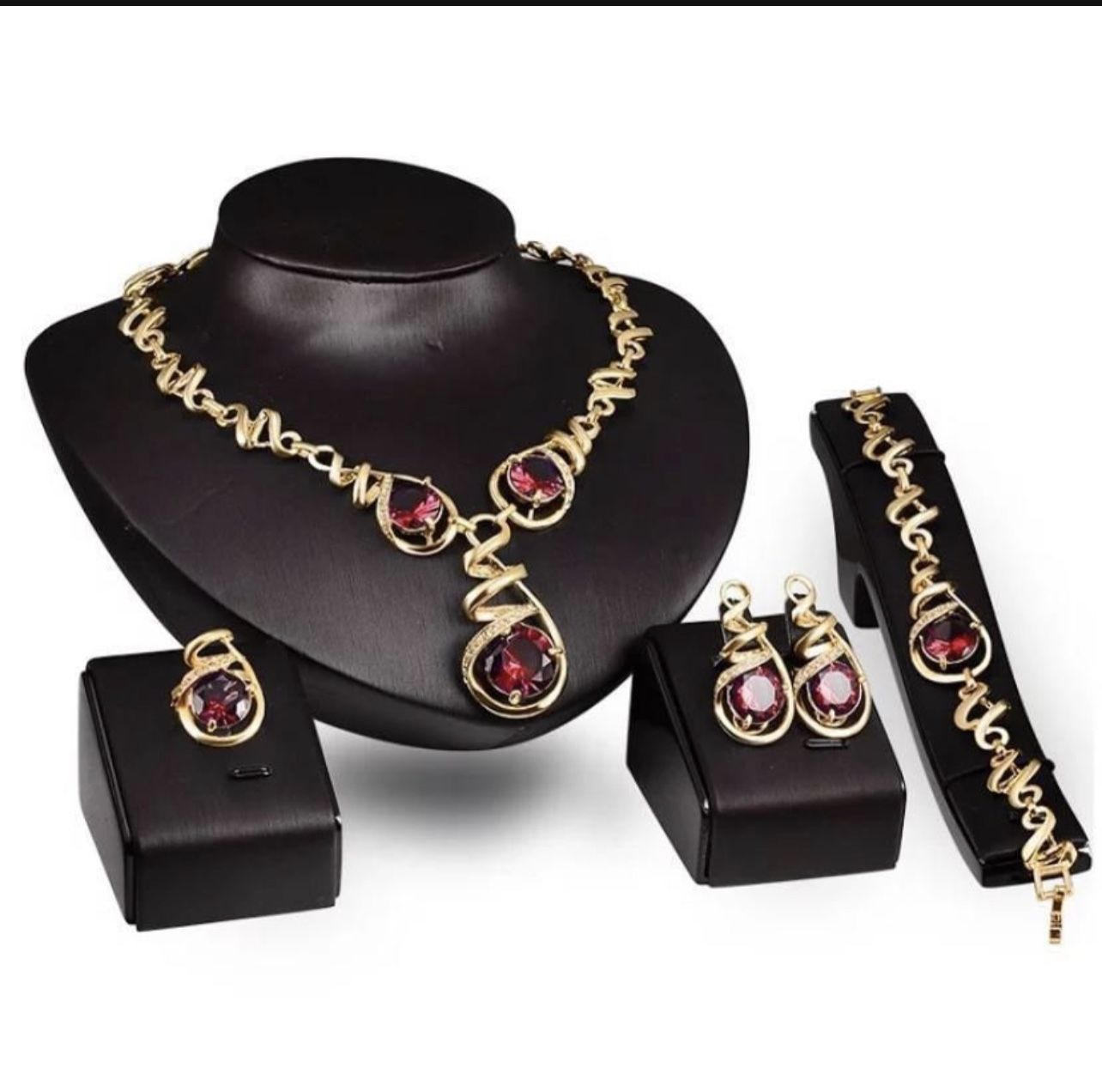 18k Gold Plated Dubai Jewelry Set NEW in Leather Box