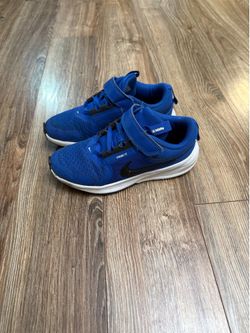 Boys Nike shoes size 13C