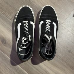 Used Women’s 8.5 Vans 