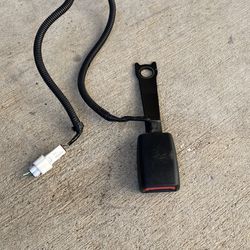 2016 Toyota Corolla 4Dr Sd Front Driver Side Belt Lock Only