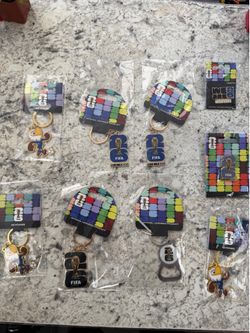 FIFA PINS AND KEYCHAINS