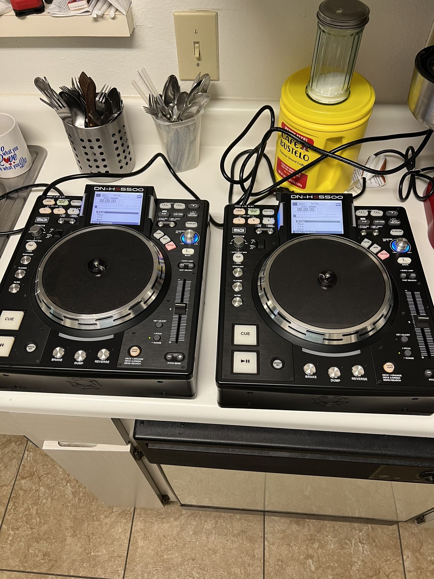 Dj Denon Dj-hs5500 Media Player With Dj Cases Marathon Road Ma-CDJ Excellent Condition 