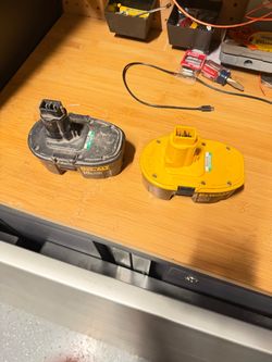 DeWalt 18V Battery Pack Lot of 2