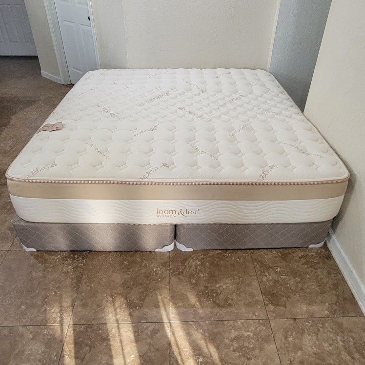 Saatva King Mattress Set for Sale in San Antonio, TX OfferUp