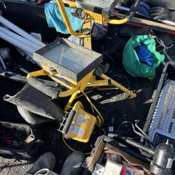 HALO Cooper Lighting TQS1000QD Stand Light Twin Yellow