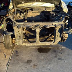 Infiniti G35 radiator Support