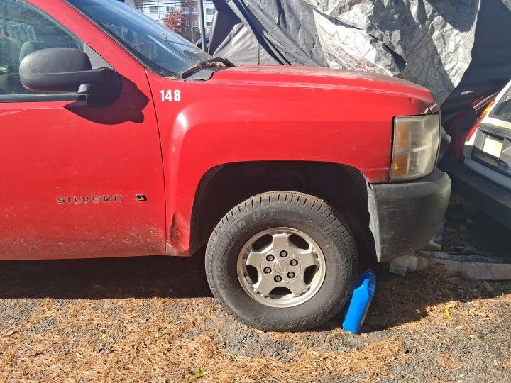 2010 CHEVY SILVERADO FOR PARTS 