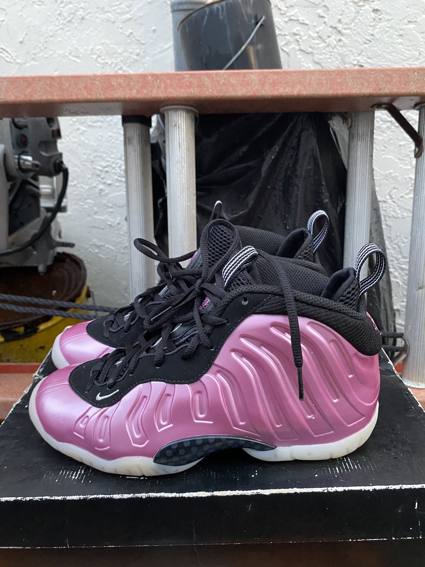 Size 5.5y - Nike Little Posite One (GS) Polarized Pink Metallic Silver 2022