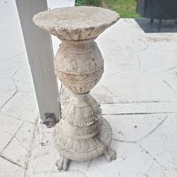 PEDESTAL - CEMENT - HEAVY - FLOWERS DESIGN - 31.25H X 14D TOP X 19D BOTTOM