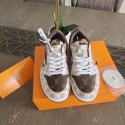 Nike LV Sneakers 