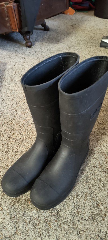 Men's Size 11 Rubber Steel Toe Slip Resistant Boots