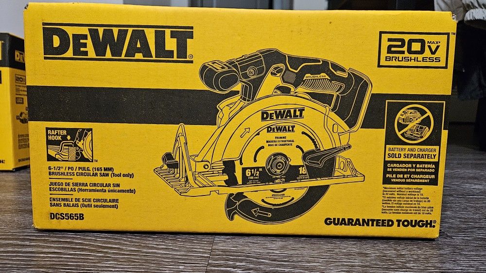Sidewinder Style Circular Saw (Tool Only) DeWalt. 20V MAX Cordless Brushless 6 1/2 in.