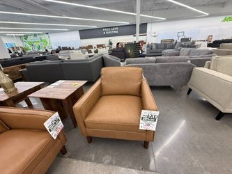 Soria Leather Chair