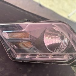 Ford Mustang Headlight 
