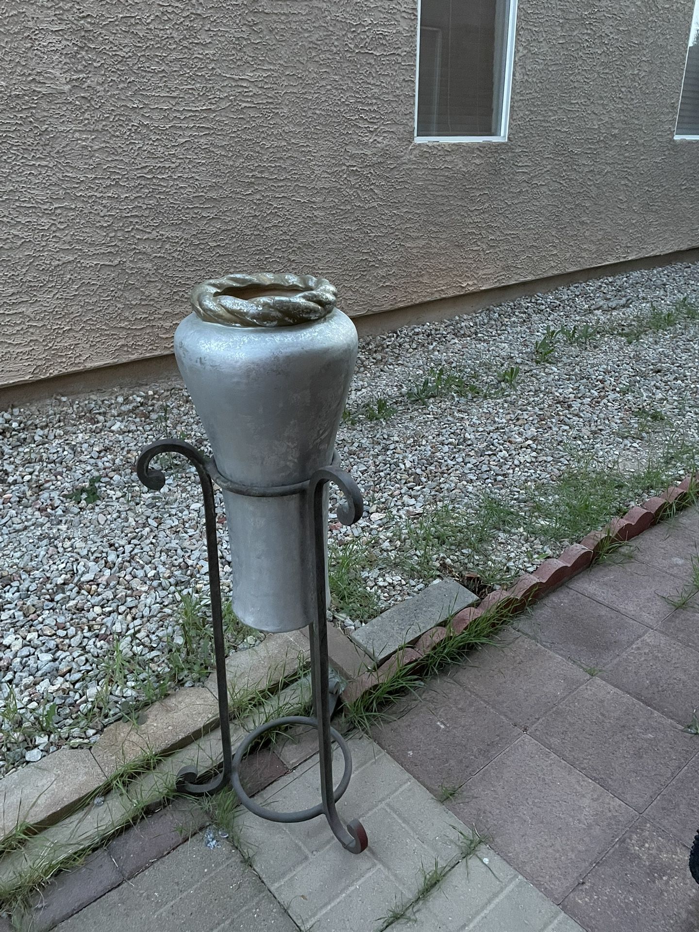 Flower Vase With Stand Excellent Condition