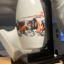 Lamp horse