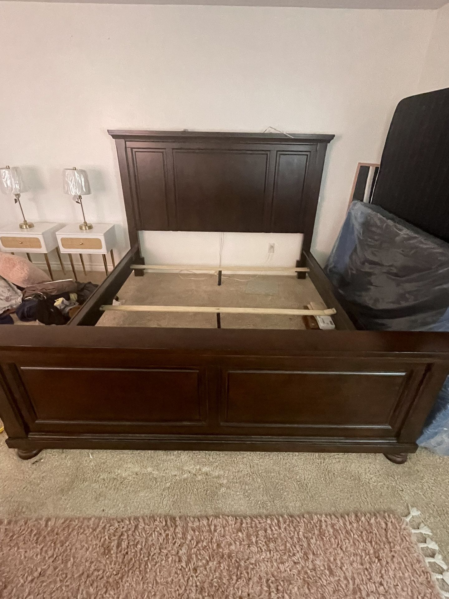 Cal King Bed for Sale in Helendale, CA OfferUp