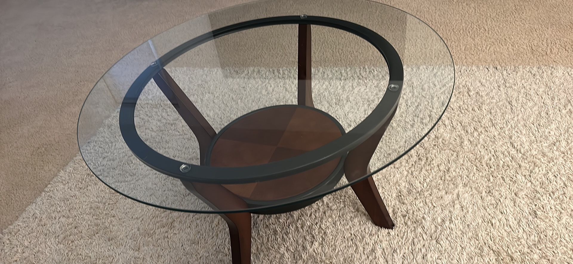 Elegant Coffee Table With 2 Matching End Tables