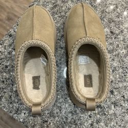 Ugg platform Tazz Size 8