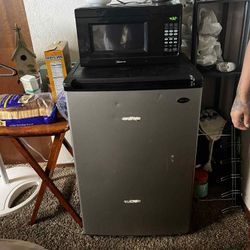 Mini Fridge & Microwave 