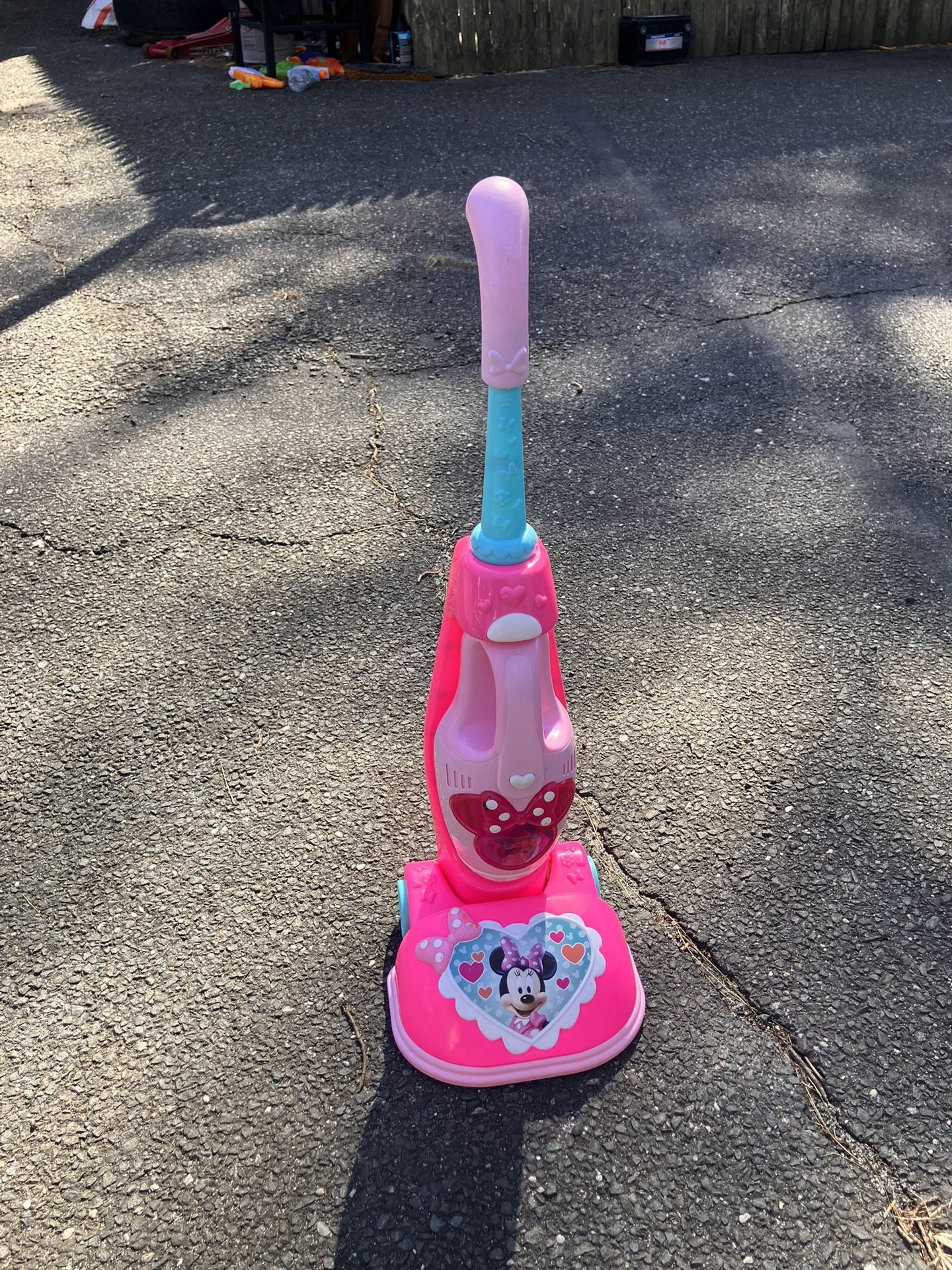 DISNEY PINK MINNIE MOUSE PLAY VACUUM CLEANER TOY USED