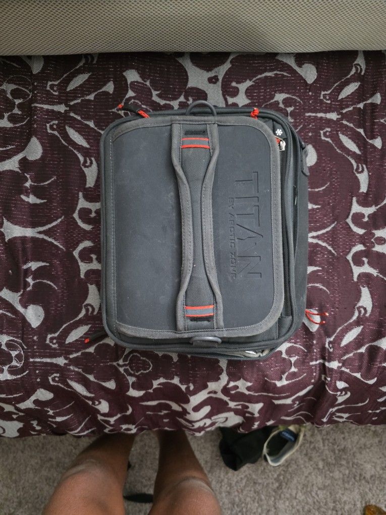 Titan Lunchbox