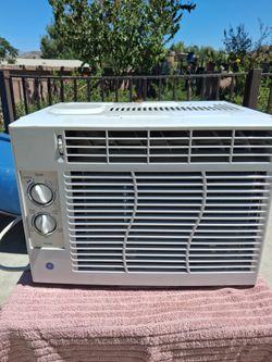 Air conditioner GE, 5050 BTU,115 VOLTS