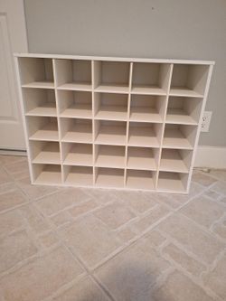White 25-Cube Storage Shelf / Shoe rack