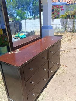 Each item sold separate.