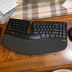 Microsoft Key Board And Mouse 