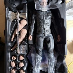 Hot Toys Thor Infinity War 1:6 Scale Figure 
