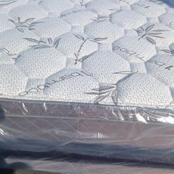 Brand New Queen Size Pilllowtop Mattress Included Box Spring Free Delivery 