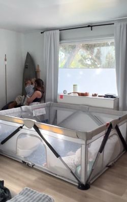 Large playpen foldable with storage bag