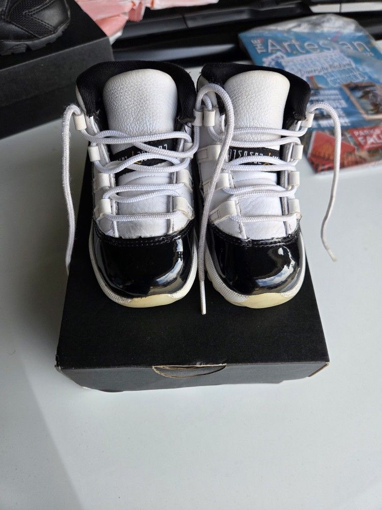 Kids Jordan Retro 11