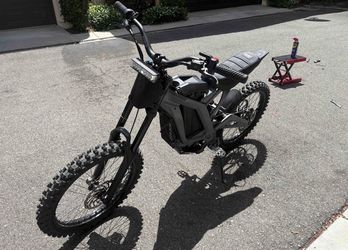 Surron LBX SILVER paint and Black with charger