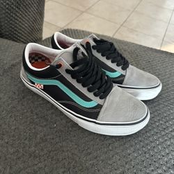 Mens VANS Size 9.5